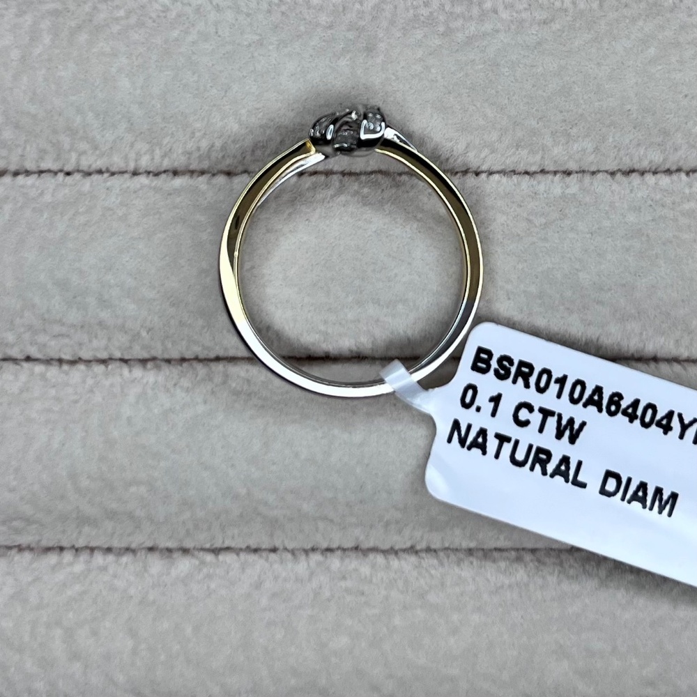 R040 | Natural Diamond Bow Mixed Metal Ring - Picture 7 of 8